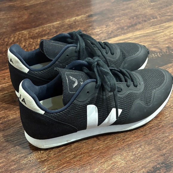 Veja Shoes - Veja Rio Branco / SDU Black Alveomesh Sneakers White Logo - EUR 39 US 8